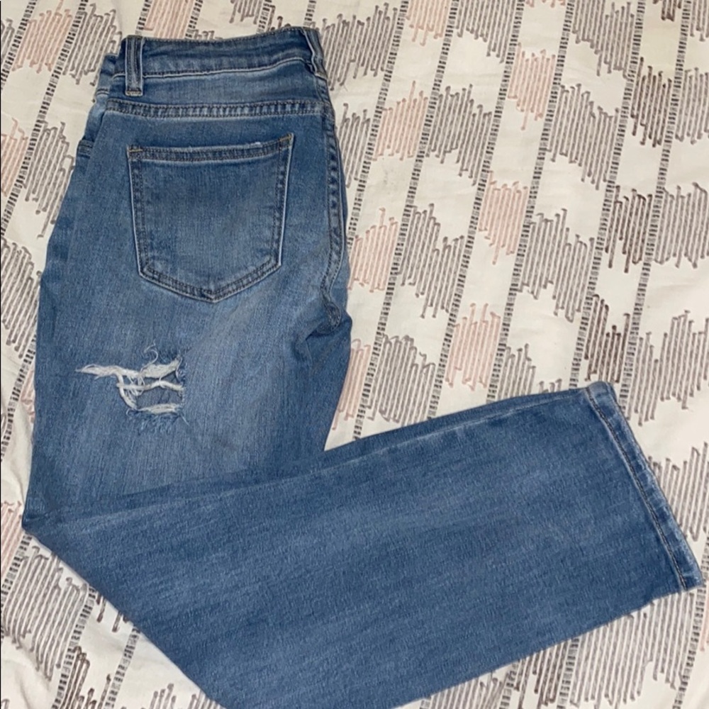 Mid- Waisted Jeans